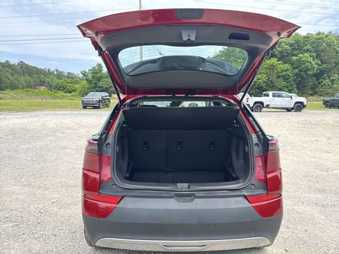 Used 2022 Chevrolet Bolt EUV LT w/ Convenience Package FWD image 25