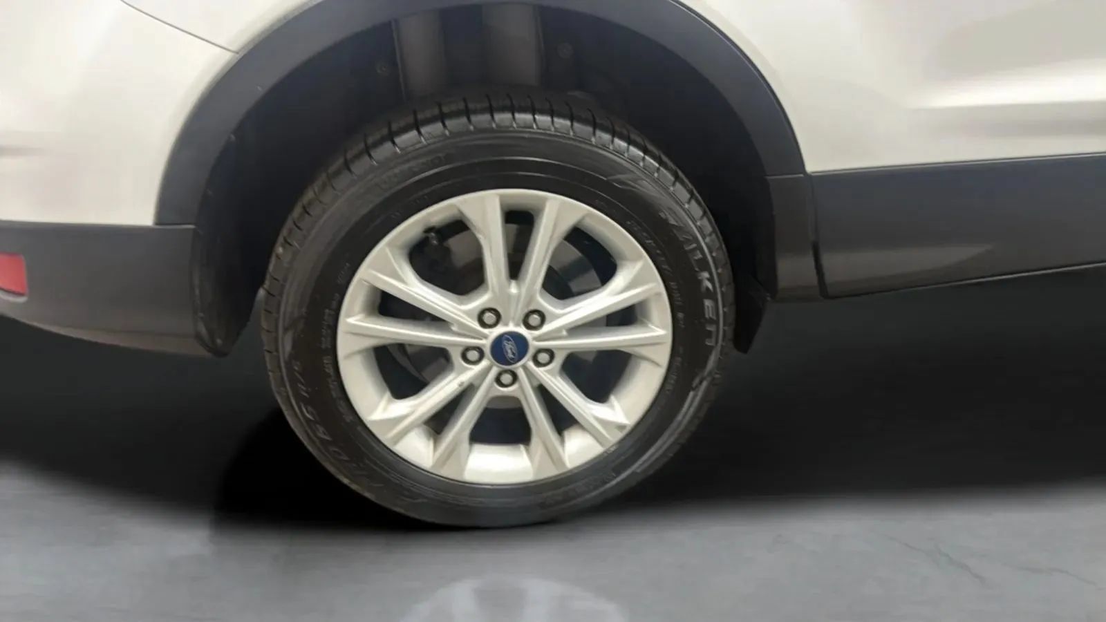 Used 2017 Ford Escape SE FWD image 26