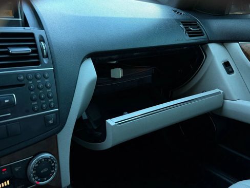 Used 2009 Mercedes-Benz C 350 Sport image 56