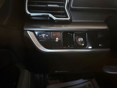 Used 2025 Kia Sportage EX FWD image 33