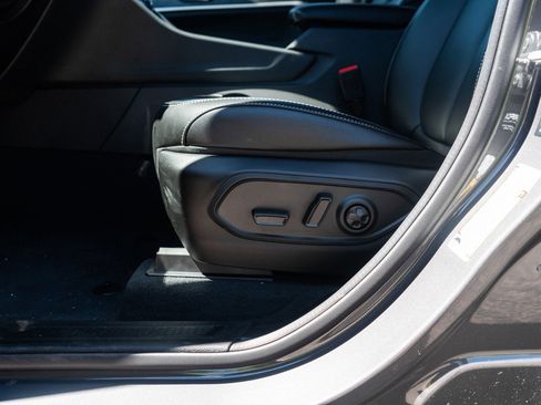 New 2025 Jeep Grand Cherokee L Limited w/ Trailer Tow Package image 19