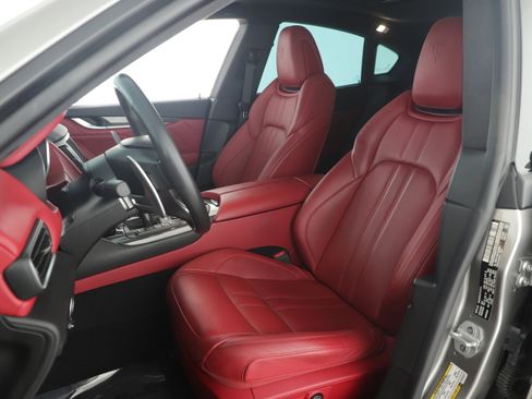 Used 2019 Maserati Levante S GranSport image 17