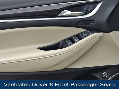 Used 2018 Buick Enclave Premium w/ Experience Buick Package AWD/4WD image 22