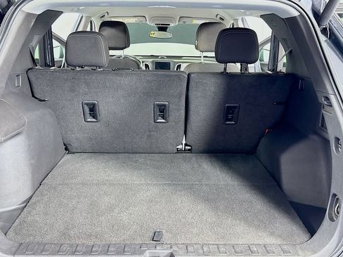 Used 2023 Chevrolet Equinox LT w/ Driver Convenience Package image 27