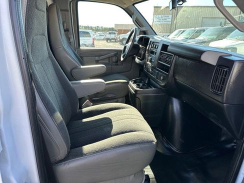 Used 2020 Chevrolet Express 2500 w/ Driver Convenience Package image 24