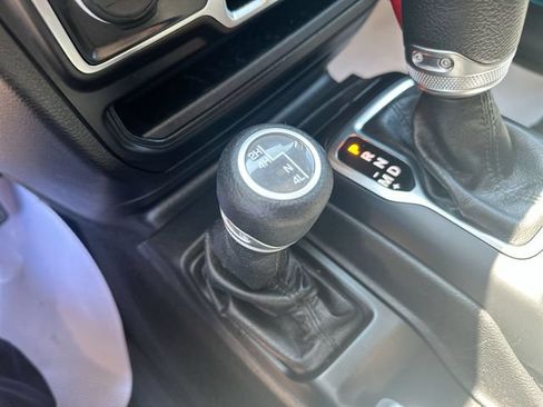 Used 2020 Jeep Wrangler Unlimited Sport AWD/4WD image 39
