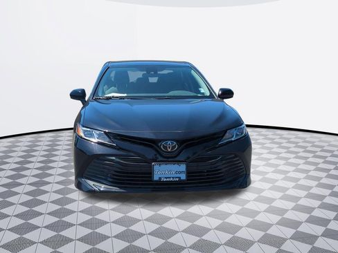 Used 2019 Toyota Camry FWD image 9