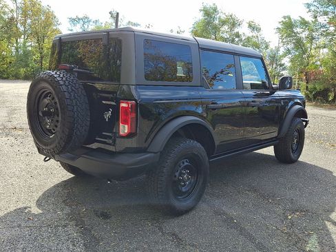 Used 2023 Ford Bronco Black Diamond image 4