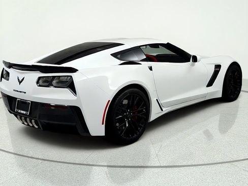Used 2016 Chevrolet Corvette Z06 w/ 2LZ Preferred Equipment Group RWD image 5