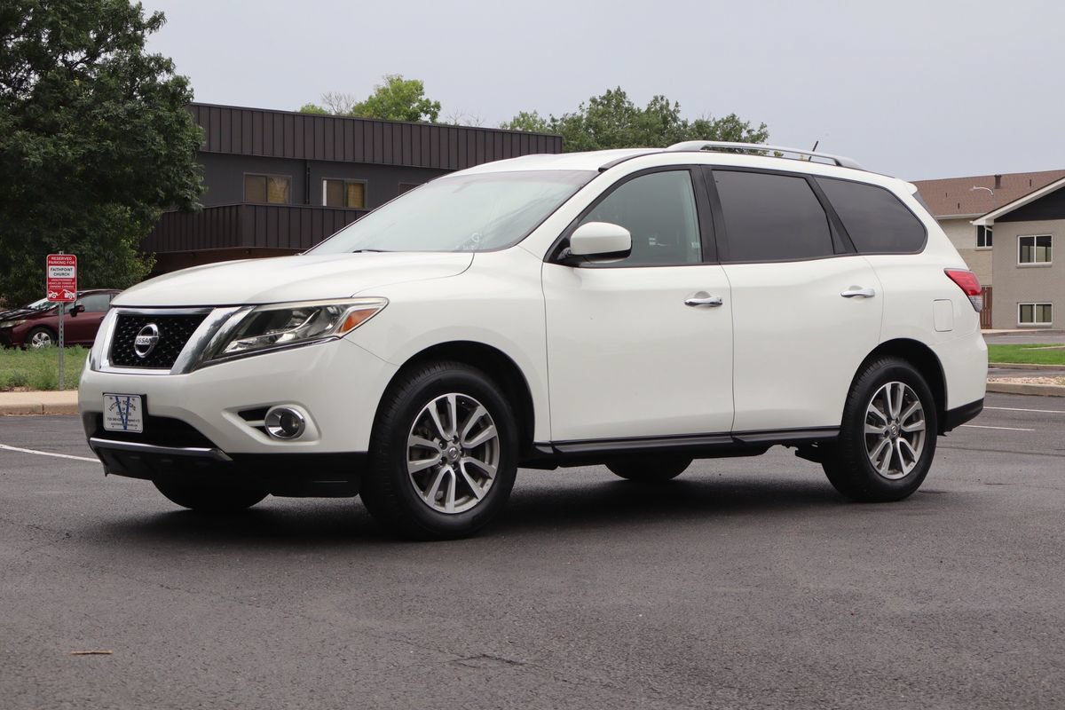 Used 2016 Nissan Pathfinder SV AWD/4WD image 11