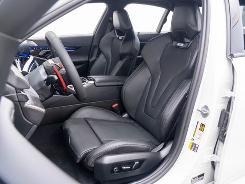 Used 2026 BMW M5 w/ Carbon Package image 29