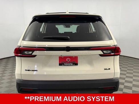 Used 2024 Toyota Grand Highlander XLE image 7