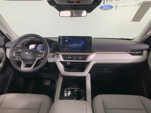 Used 2025 Ford Explorer Active w/ Active Comfort Package image 35