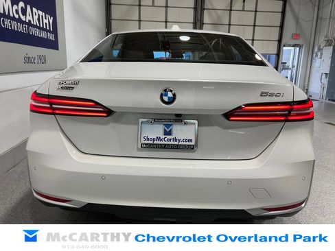 Used 2025 BMW 530i xDrive w/ Premium Package AWD/4WD image 6