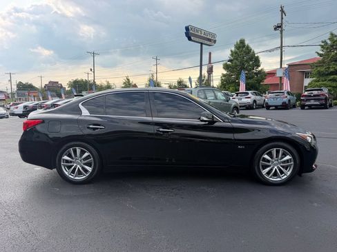Used 2016 INFINITI Q50 3.0t Premium w/ Driver Assistance Package RWD image 4