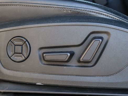 Used 2022 Audi Q3 2.0T Premium Plus w/ Premium Plus Package image 27