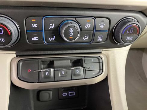 Used 2023 GMC Acadia Denali w/ Denali Ultimate Package AWD/4WD image 26