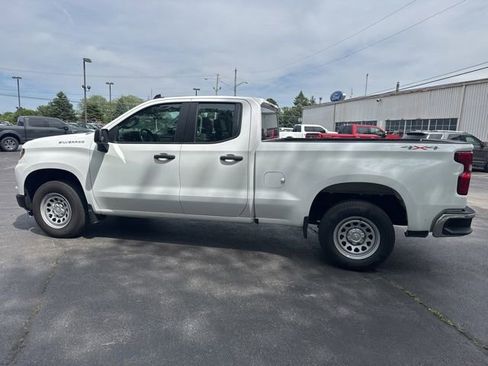 Used 2022 Chevrolet Silverado 1500 W/T w/ Trailering Package AWD/4WD image 3