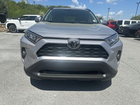 Used 2021 Toyota RAV4 XLE Premium FWD image 3