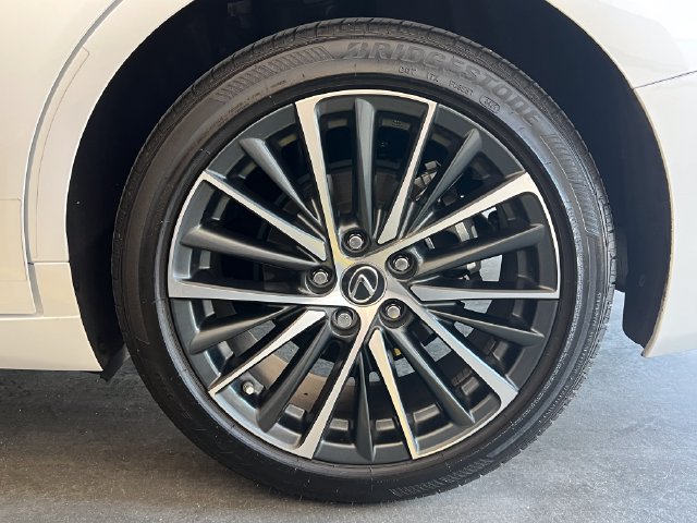 Certified 2025 Lexus ES 300h w/ Premium Package FWD image 12