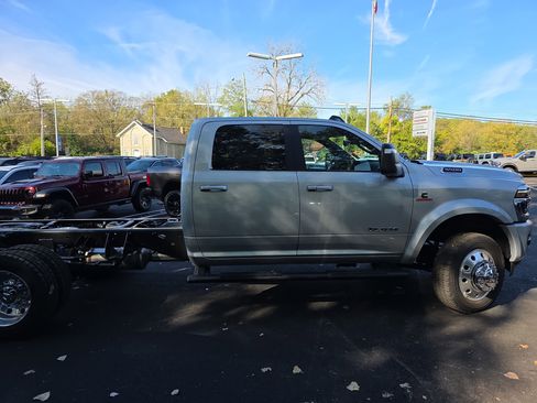 New 2026 RAM 5500 Laramie image 24