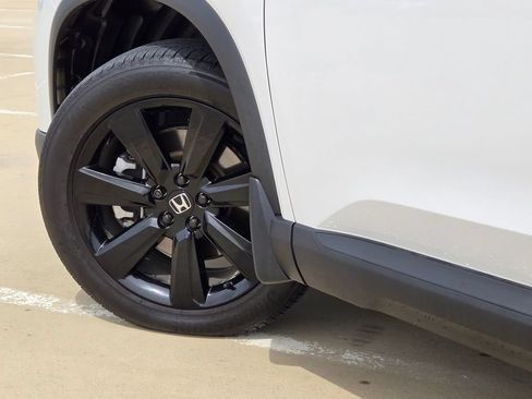 Used 2025 Honda Pilot Black Edition image 33