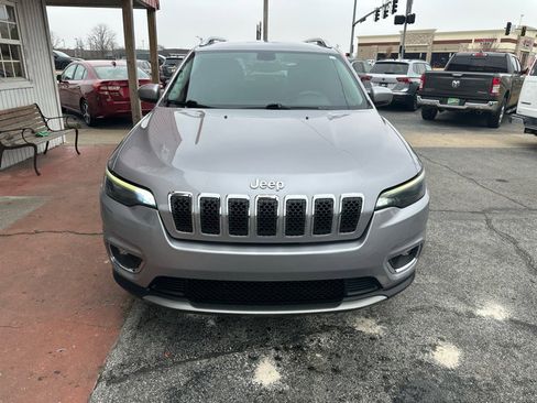 Used 2019 Jeep Cherokee Limited image 2