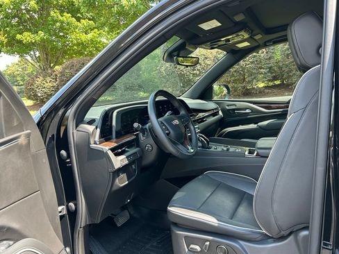Used 2023 Cadillac Escalade Premium Luxury AWD/4WD image 39