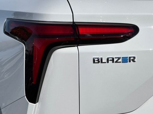 Used 2026 Chevrolet Blazer EV LT FWD image 43