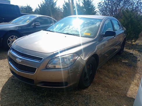 Used 2011 Chevrolet Malibu LS image 1