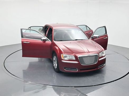 Used 2013 Chrysler 300 RWD image 43