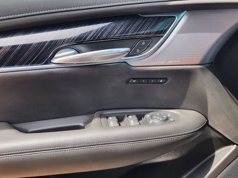 Used 2023 Cadillac XT6 Premium Luxury FWD image 26