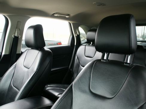 Used 2020 Ford Edge Titanium image 17