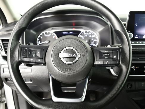 Used 2024 Nissan Rogue S AWD/4WD image 20