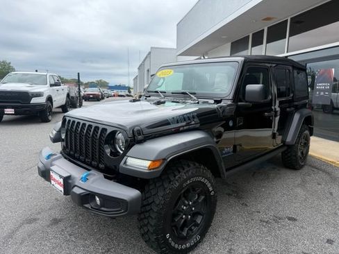 Used 2023 Jeep Wrangler Unlimited w/ Cold Weather Group AWD/4WD image 7