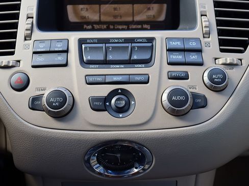 Used 2004 INFINITI Q45 Premium image 24