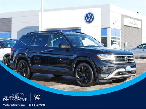 Used 2022 Volkswagen Atlas SE w/ Black Wheel Package image 1