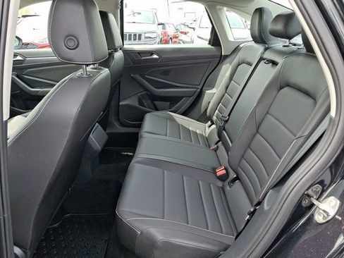 Certified 2024 Volkswagen Jetta SE w/ Black Wheel Package image 13