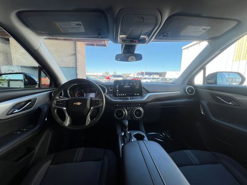 Used 2025 Chevrolet Blazer LT FWD image 33