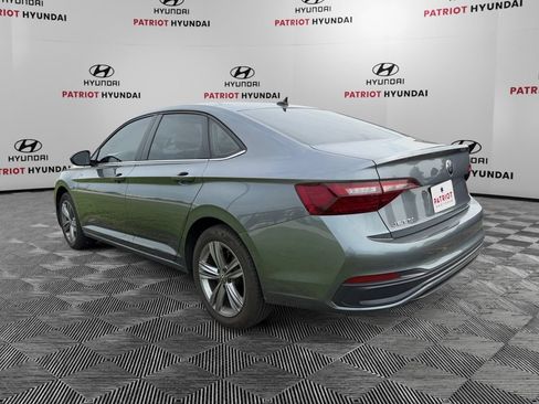 Used 2024 Volkswagen Jetta SE FWD image 5