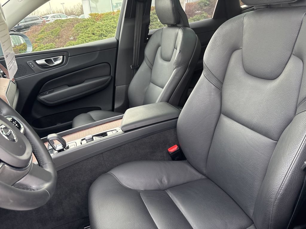 Certified 2023 Volvo XC60 B5 Plus w/ Climate Package AWD/4WD image 20