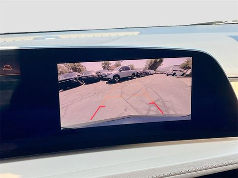 Used 2024 Cadillac XT4 Luxury w/ Cold Weather Package image 14