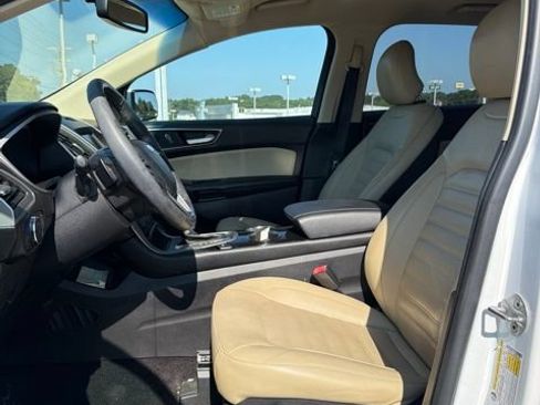 Used 2015 Ford Edge SEL w/ Equipment Group 201A FWD image 10