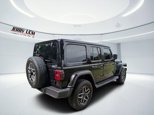 New 2026 Jeep Wrangler Unlimited Sahara AWD/4WD image 3