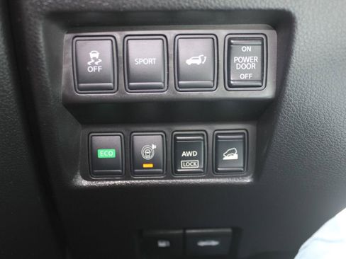 Used 2015 Nissan Rogue SV w/ SV Premium Package image 17