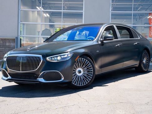 Used 2023 Mercedes-Benz Maybach S 680 4MATIC w/ Manufaktur Leather Package image 2