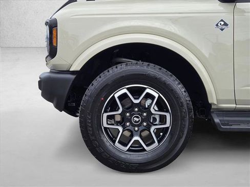 New 2026 Ford Bronco Outer Banks AWD/4WD image 9