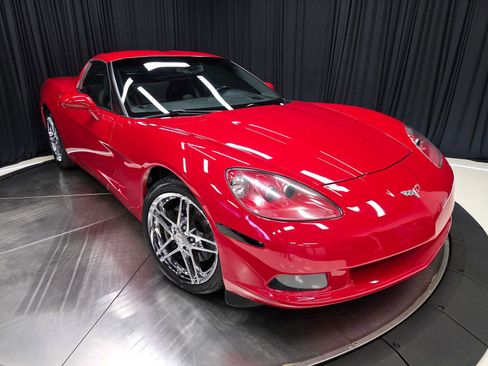 Used 2006 Chevrolet Corvette Coupe w/ Preferred Equipment Group RWD image 39