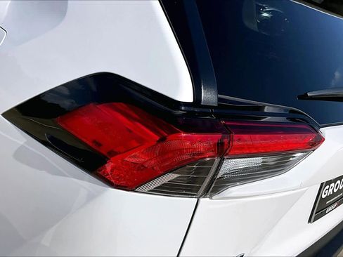 Used 2025 Toyota RAV4 XLE image 29
