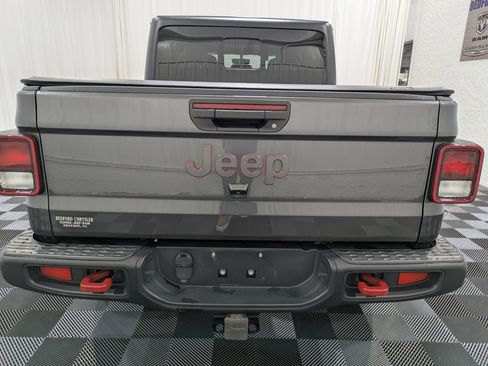 Used 2022 Jeep Gladiator Rubicon w/ Cold Weather Group AWD/4WD image 11
